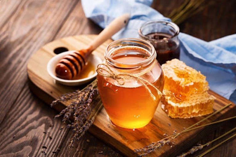 Nature’s Sweetness: How Organic Honey Elevates The Taste Of Nutrient-Rich Foods